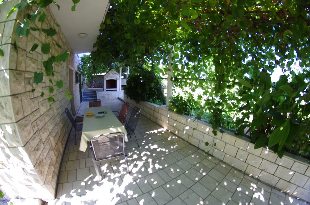 Apartments Luka 룸바르다 외부 사진